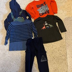 Boys sweaters size 3t